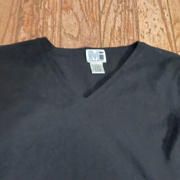 Women's 100% Cashmere V-Neck Sweater - Picture 2 of 2